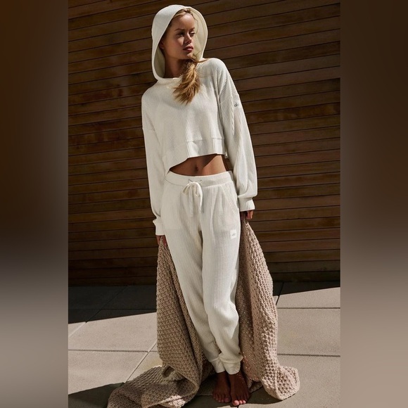 ALO Yoga Pants - ALO Yoga Ivory Muse Set : Hoodie & Sweatpants Small NWT
